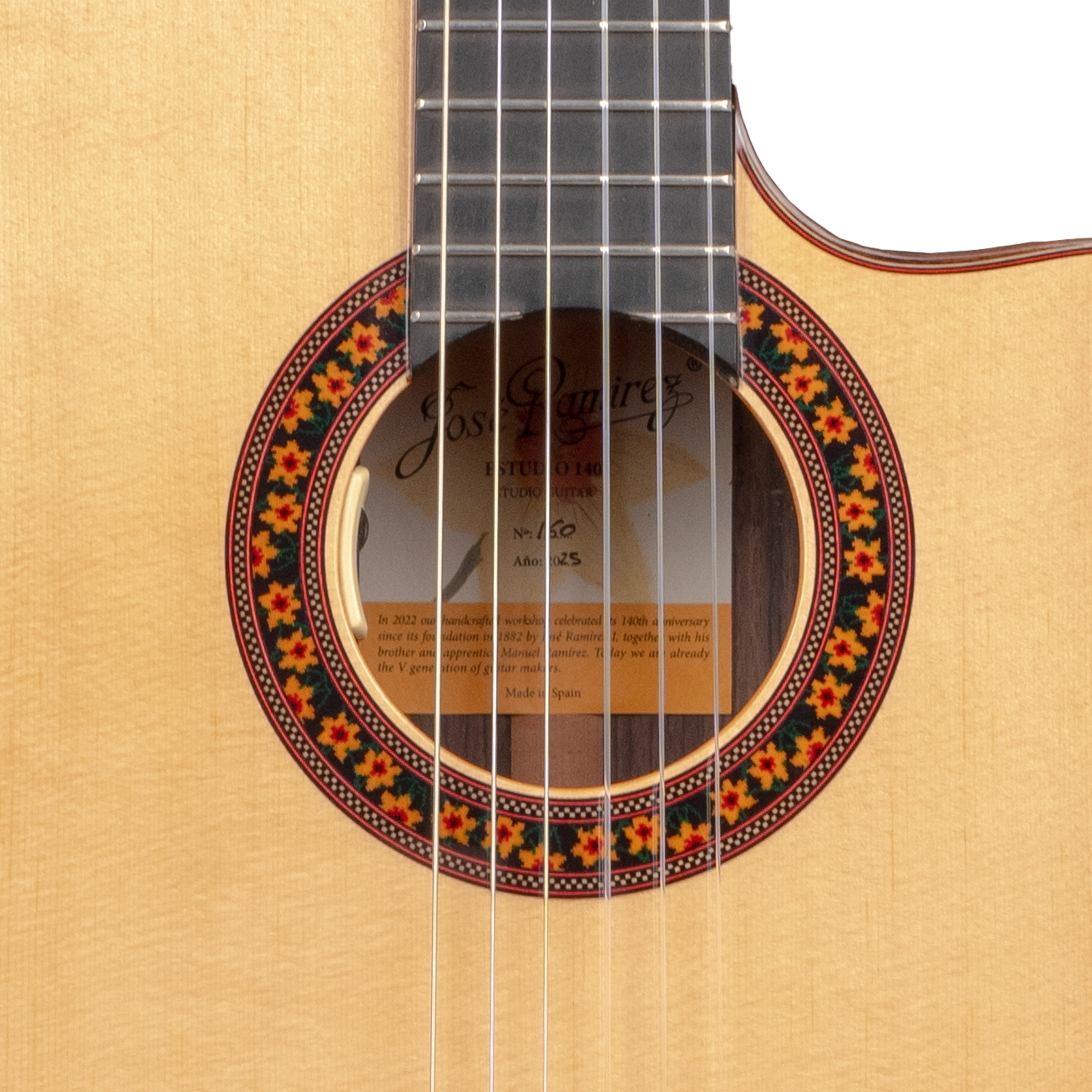 Ramirez Estudio 140 CUTAWAY Spruce Top Classical Guitar