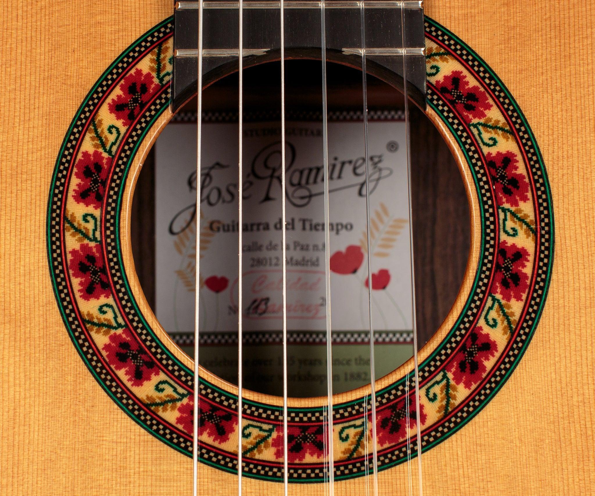 Ramirez Guitarra Del Tiempo Cedar Classical Guitar